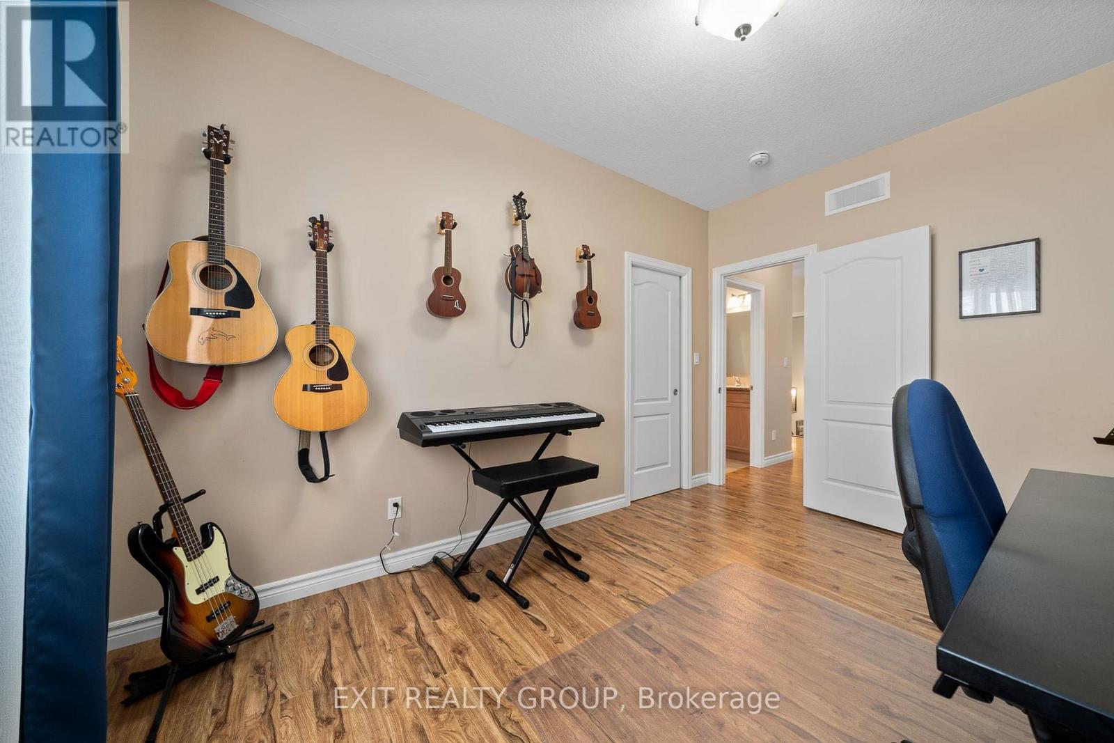 41 DORCHESTER DR