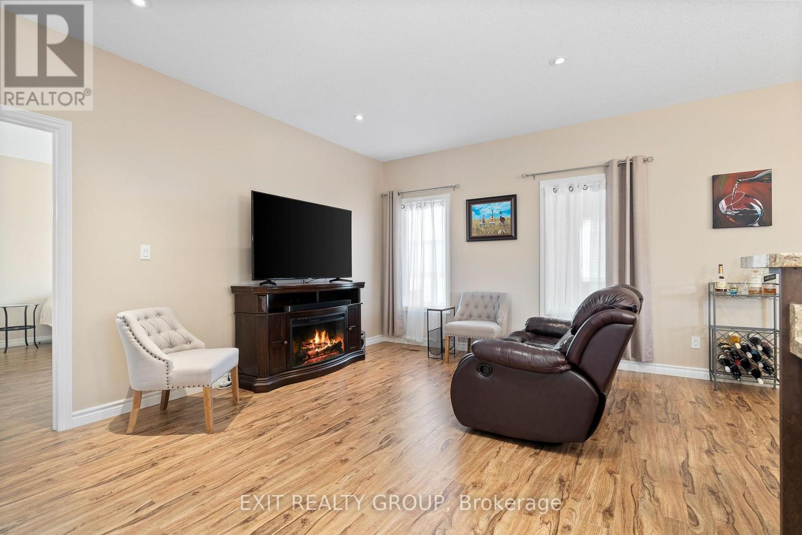 41 DORCHESTER DR