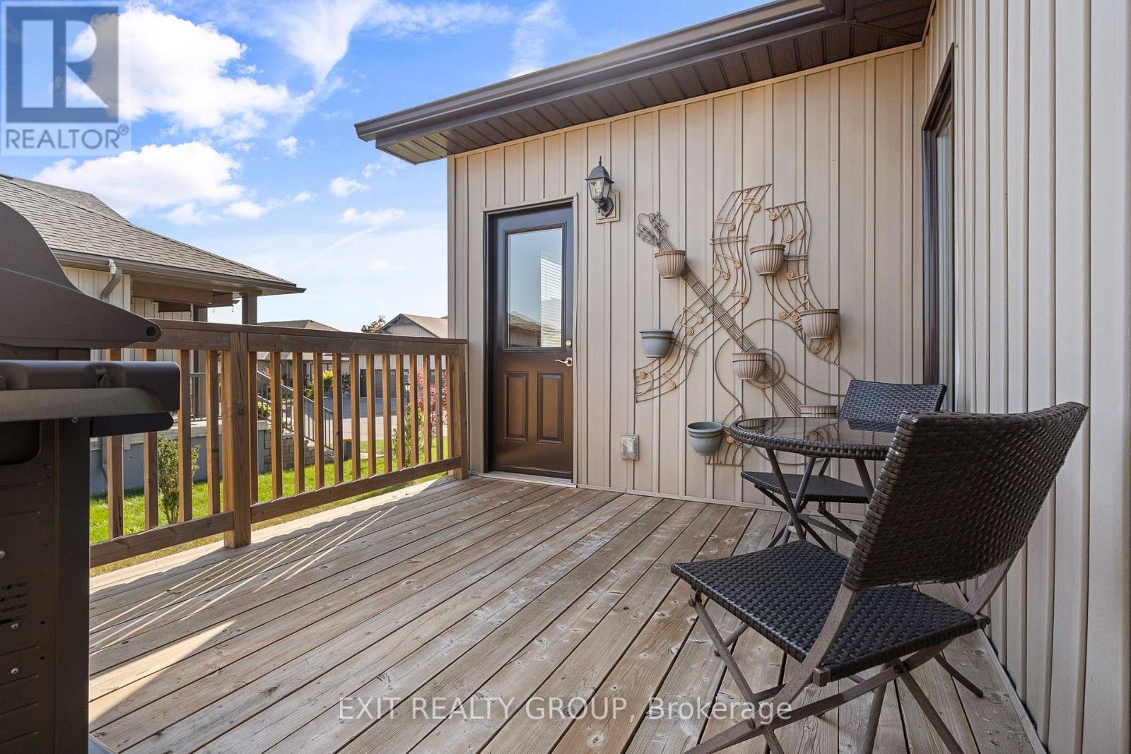 41 DORCHESTER DR