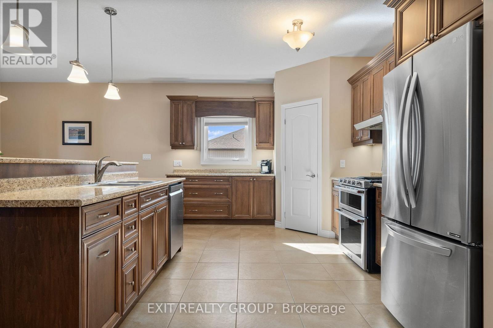 41 DORCHESTER DR