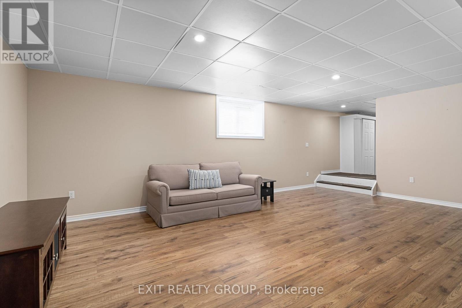 41 DORCHESTER DR