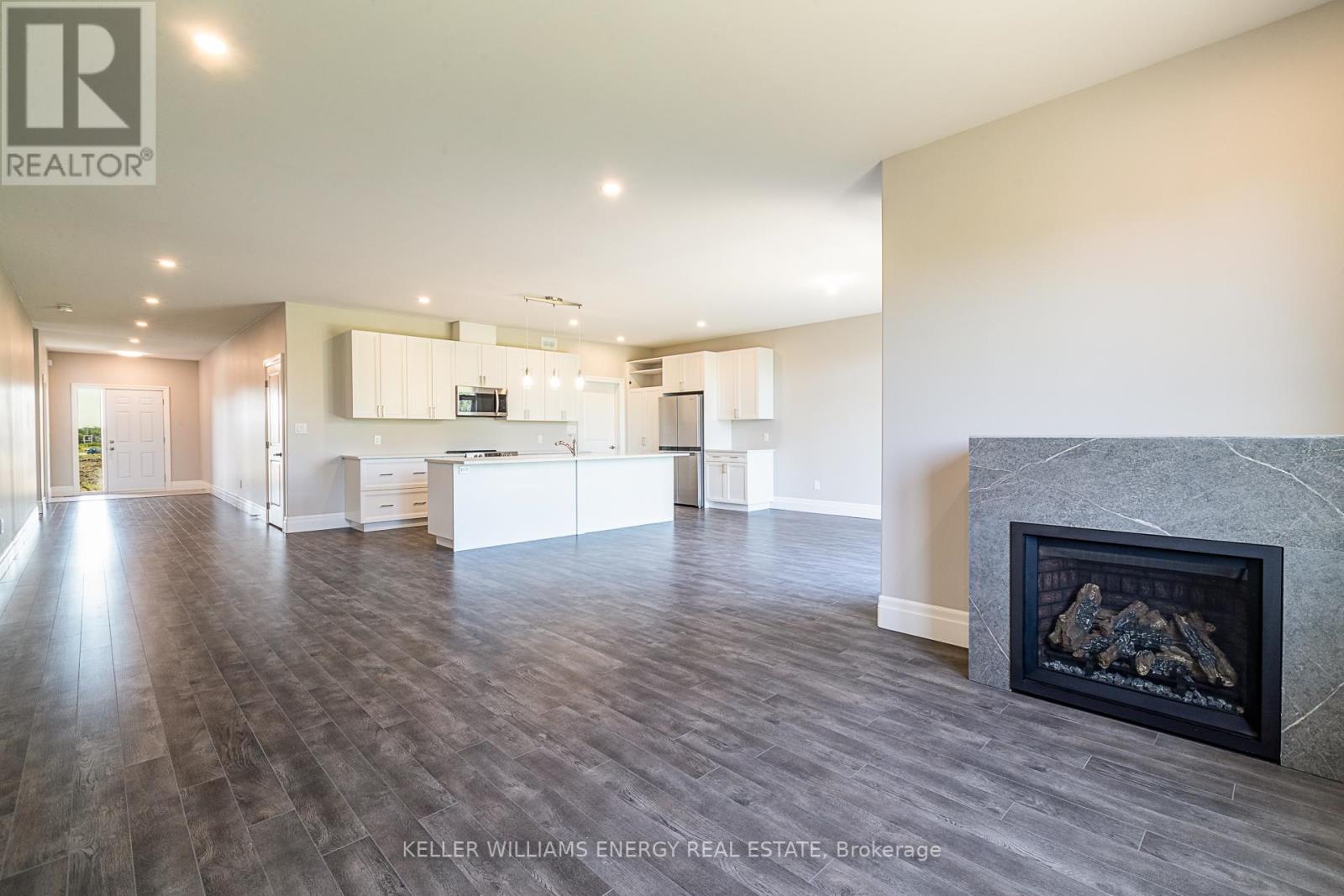 6 GRIFFIN ST