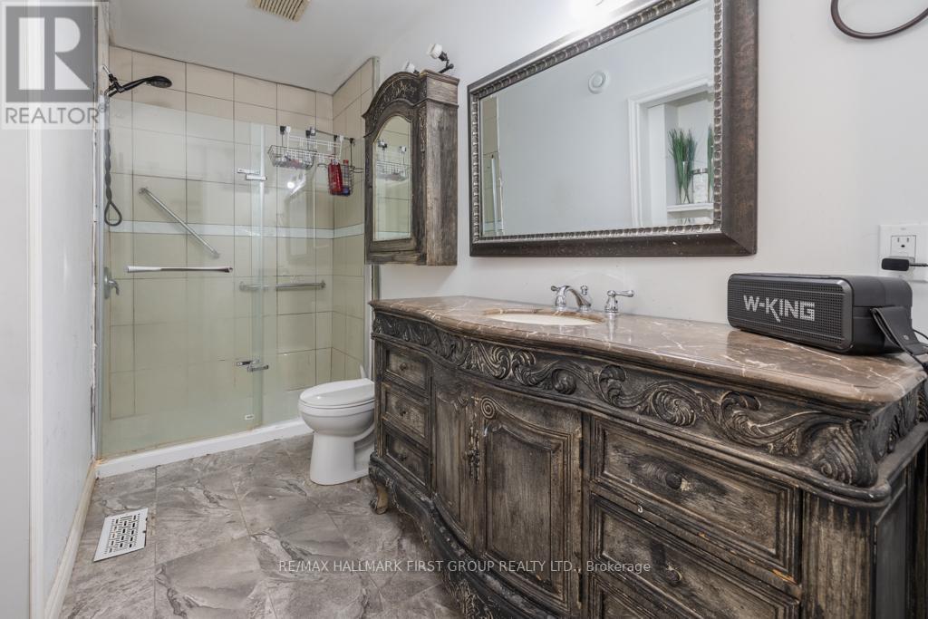 8 MCCABE ST W
