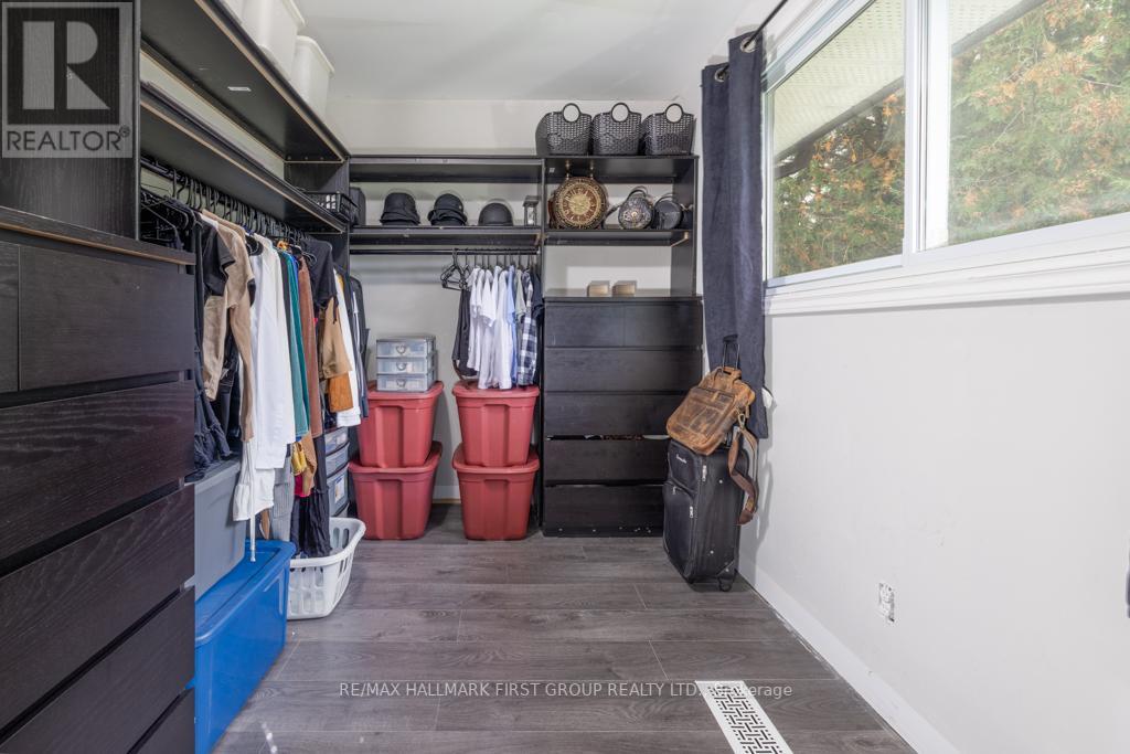 8 MCCABE ST W