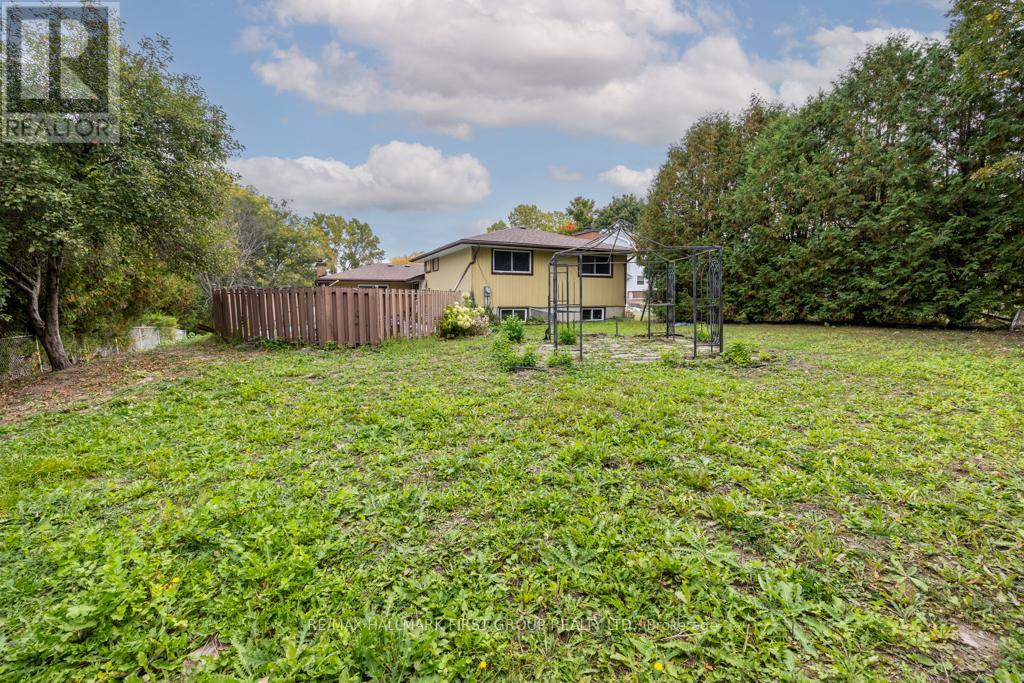 8 MCCABE ST W