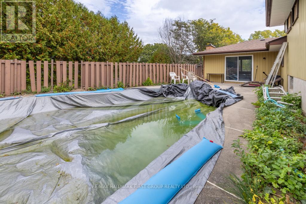 8 MCCABE ST W