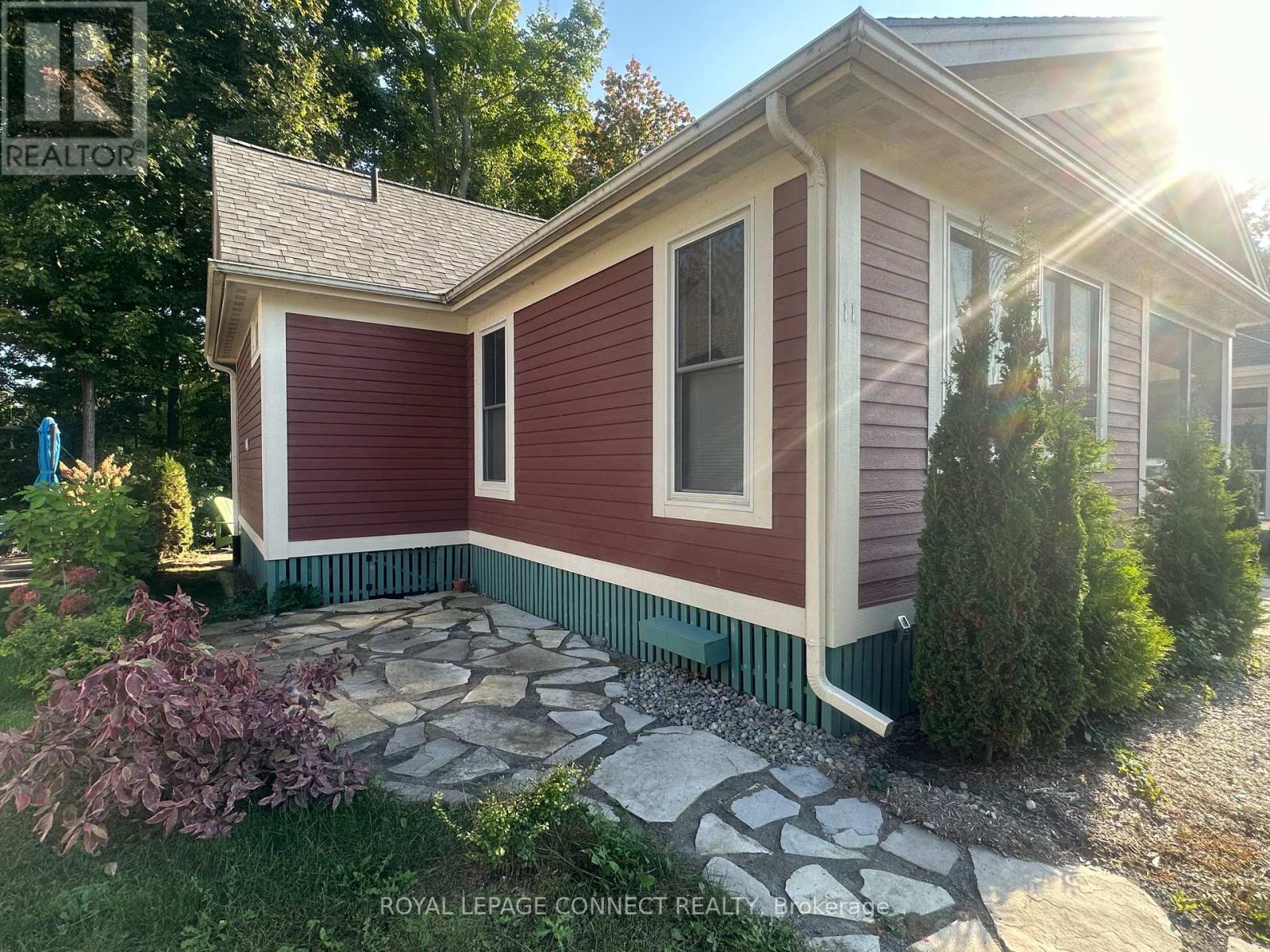 #167 -11 SUMMER VILLAGE LANE, #167