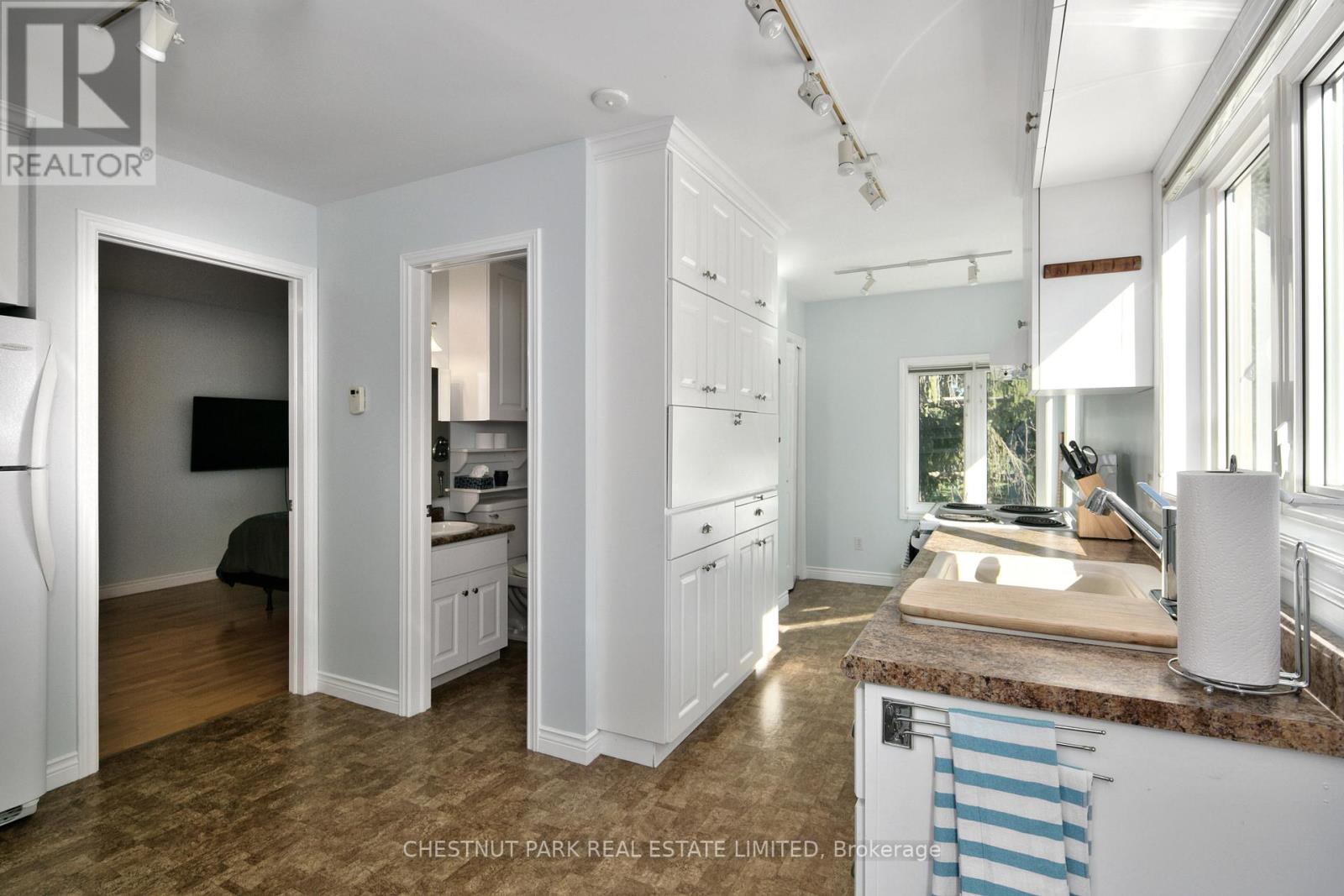 1099 1ST AVE W