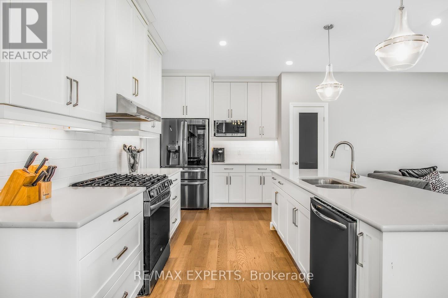 115 RENAISSANCE DR