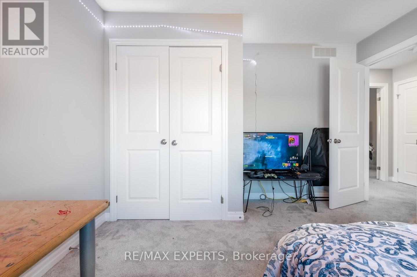 115 RENAISSANCE DR