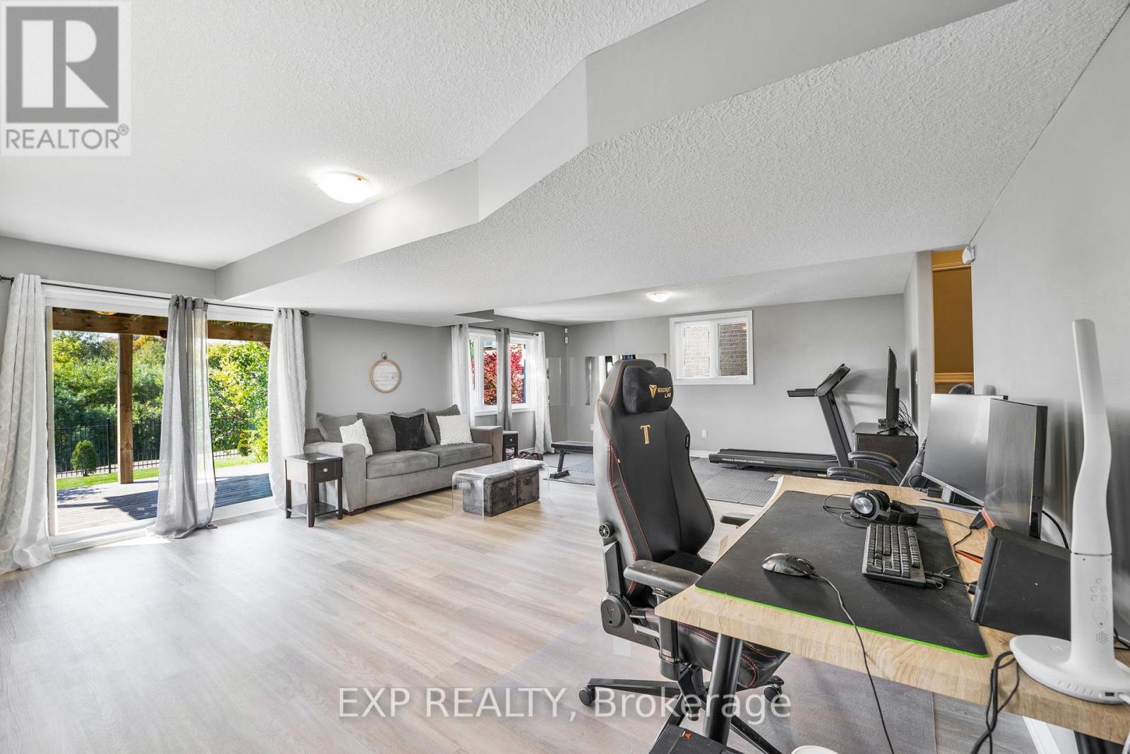 468 FAIRWAY RD