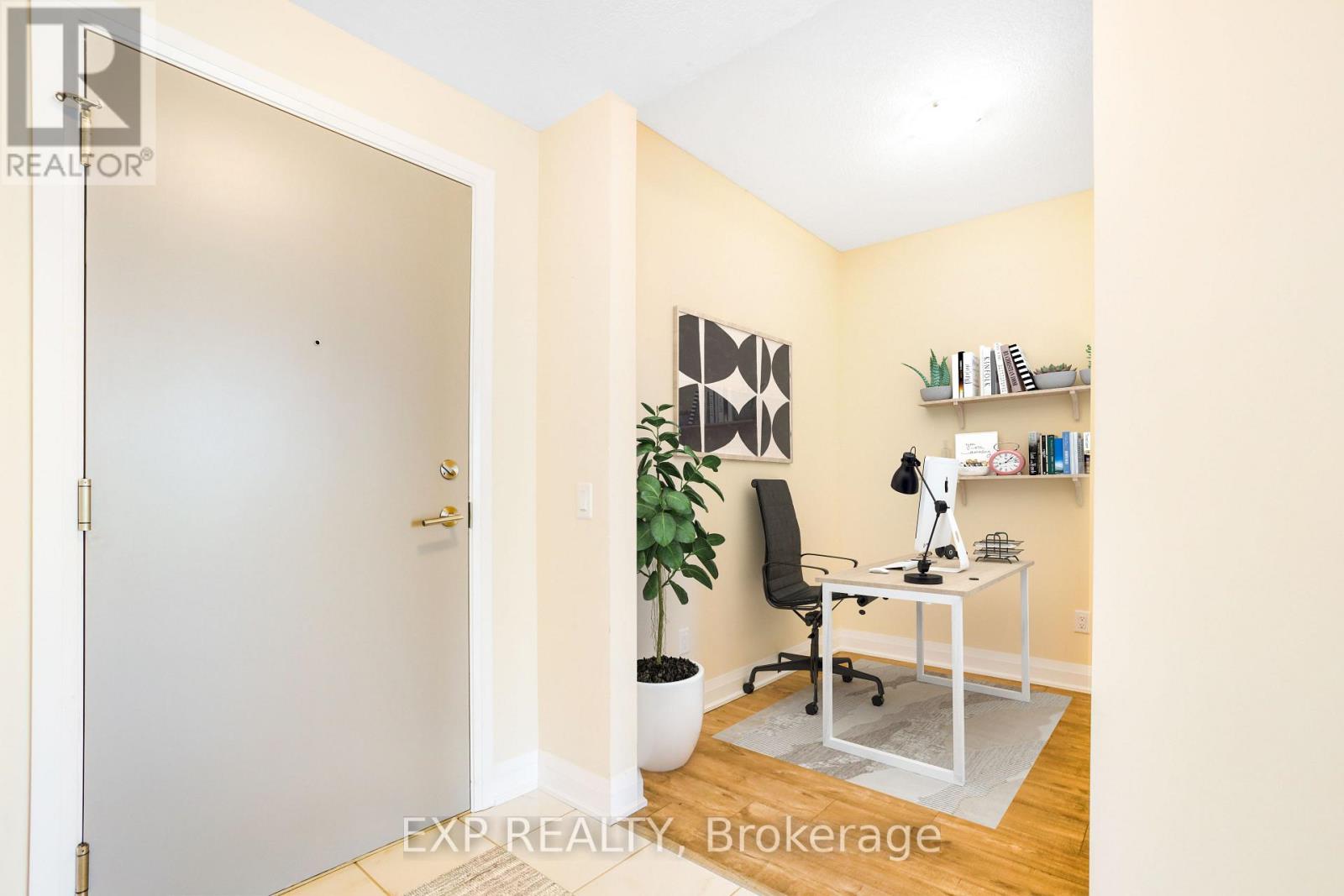 #216 -16 CONCORD PL, #216