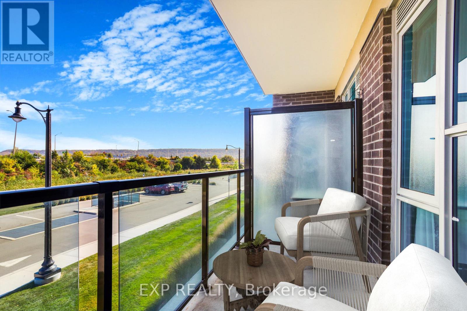 #216 -16 CONCORD PL, #216