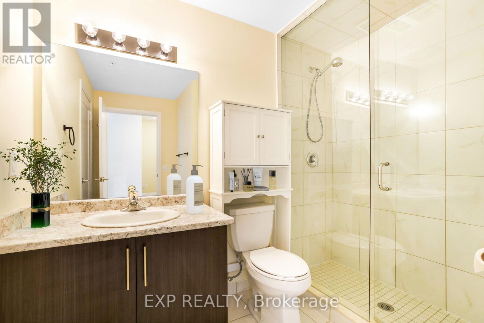 #216 -16 CONCORD PL, #216