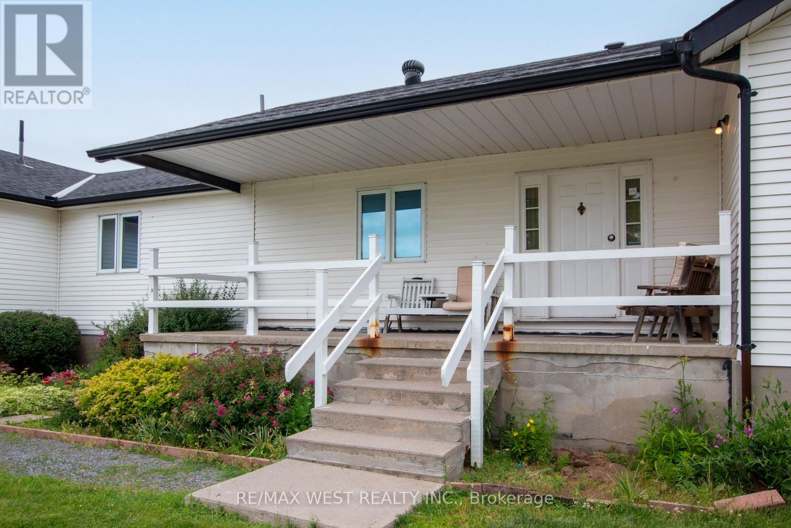 2075 FISH LAKE RD