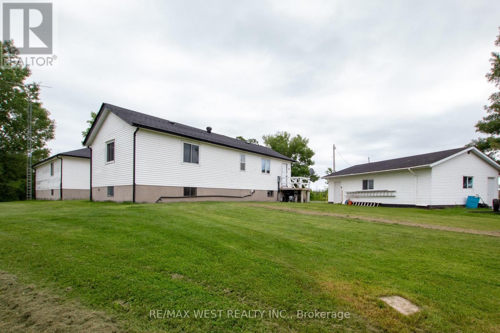 2075 FISH LAKE RD