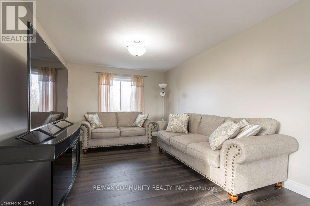 94 REDWOOD DR