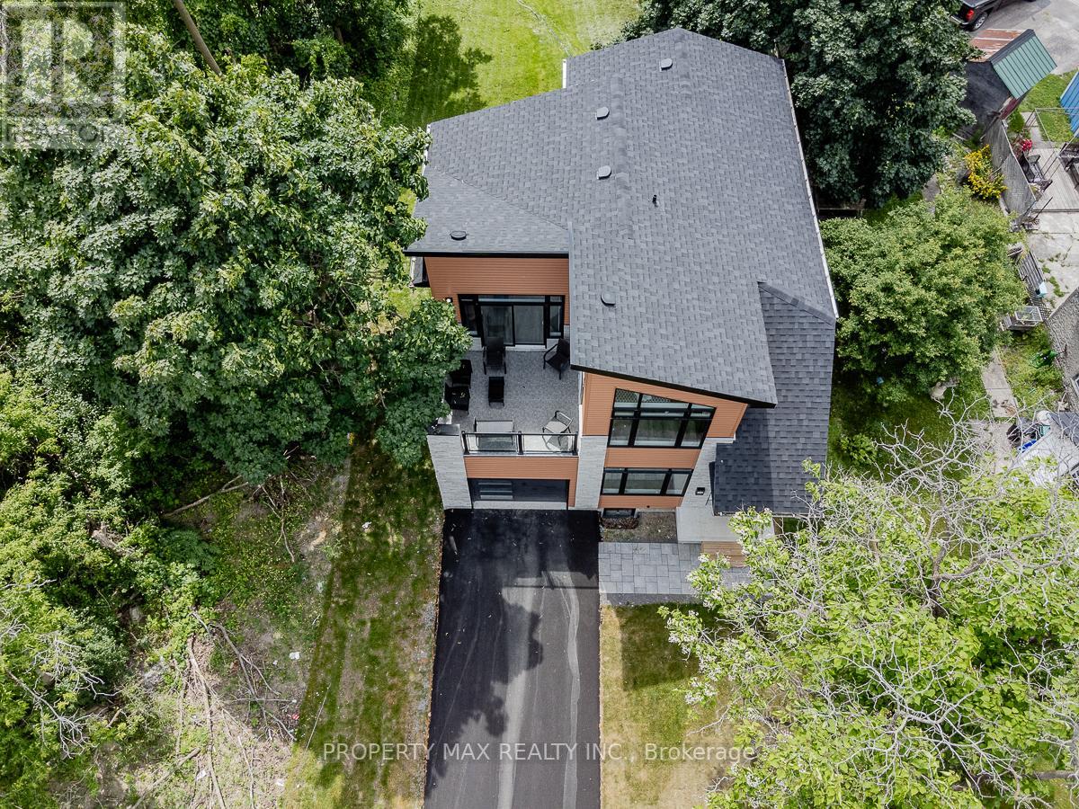 170 MARY ST