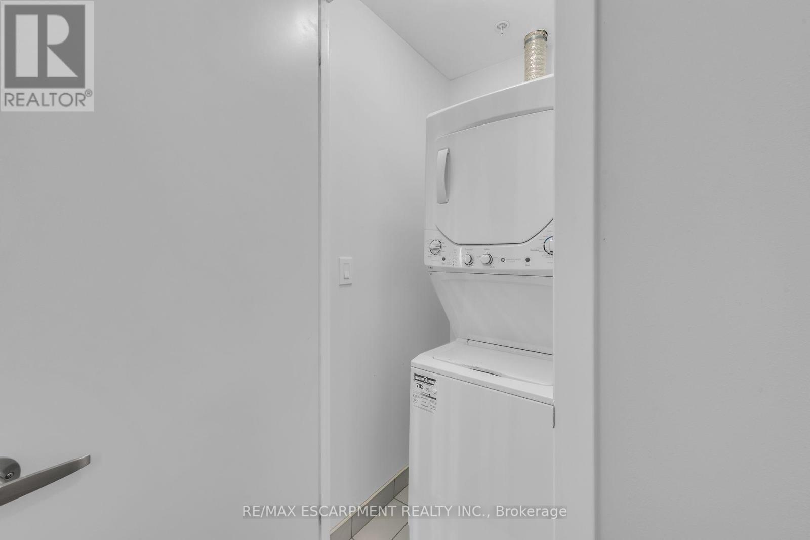 #1404 -550 NORTH SERVICE RD, #1404