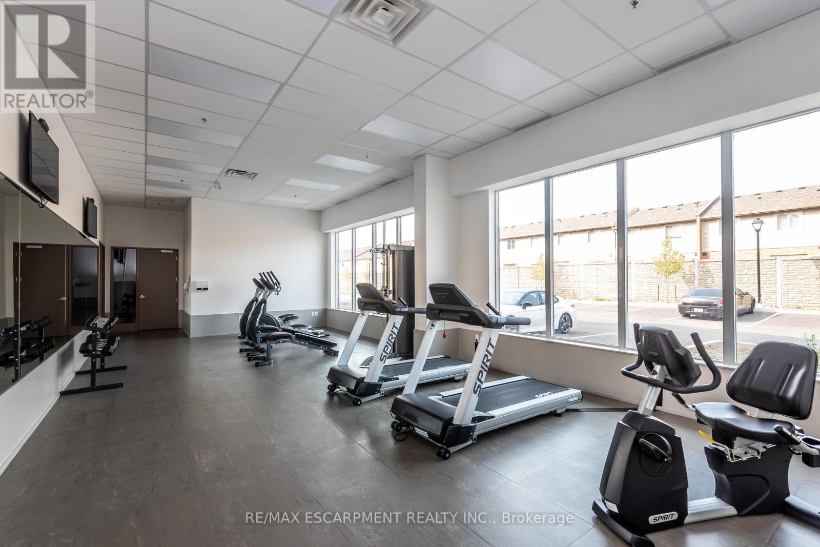#1404 -550 NORTH SERVICE RD, #1404