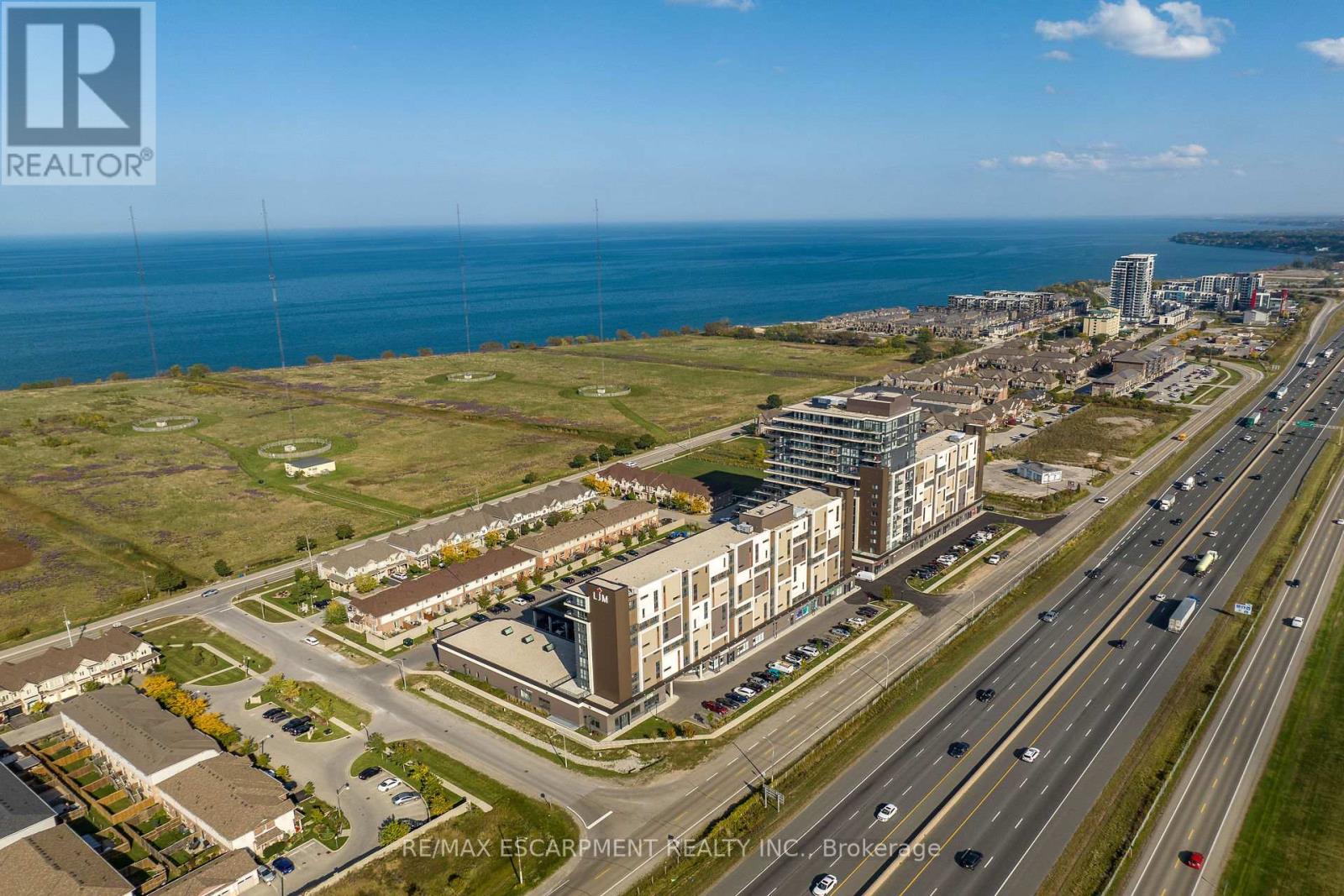#1404 -550 NORTH SERVICE RD, #1404