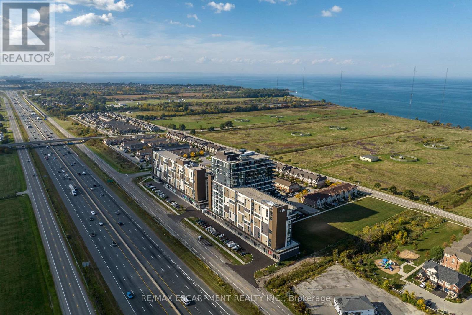 #1404 -550 NORTH SERVICE RD, #1404