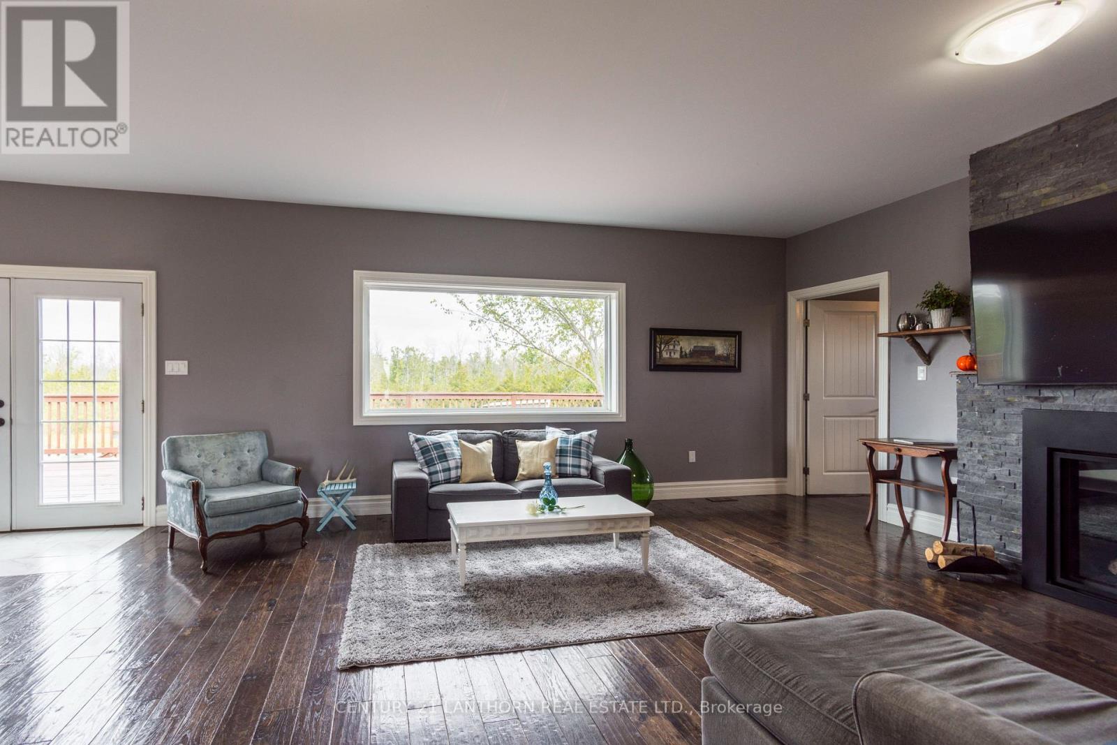 402 BLACK ROAD RD