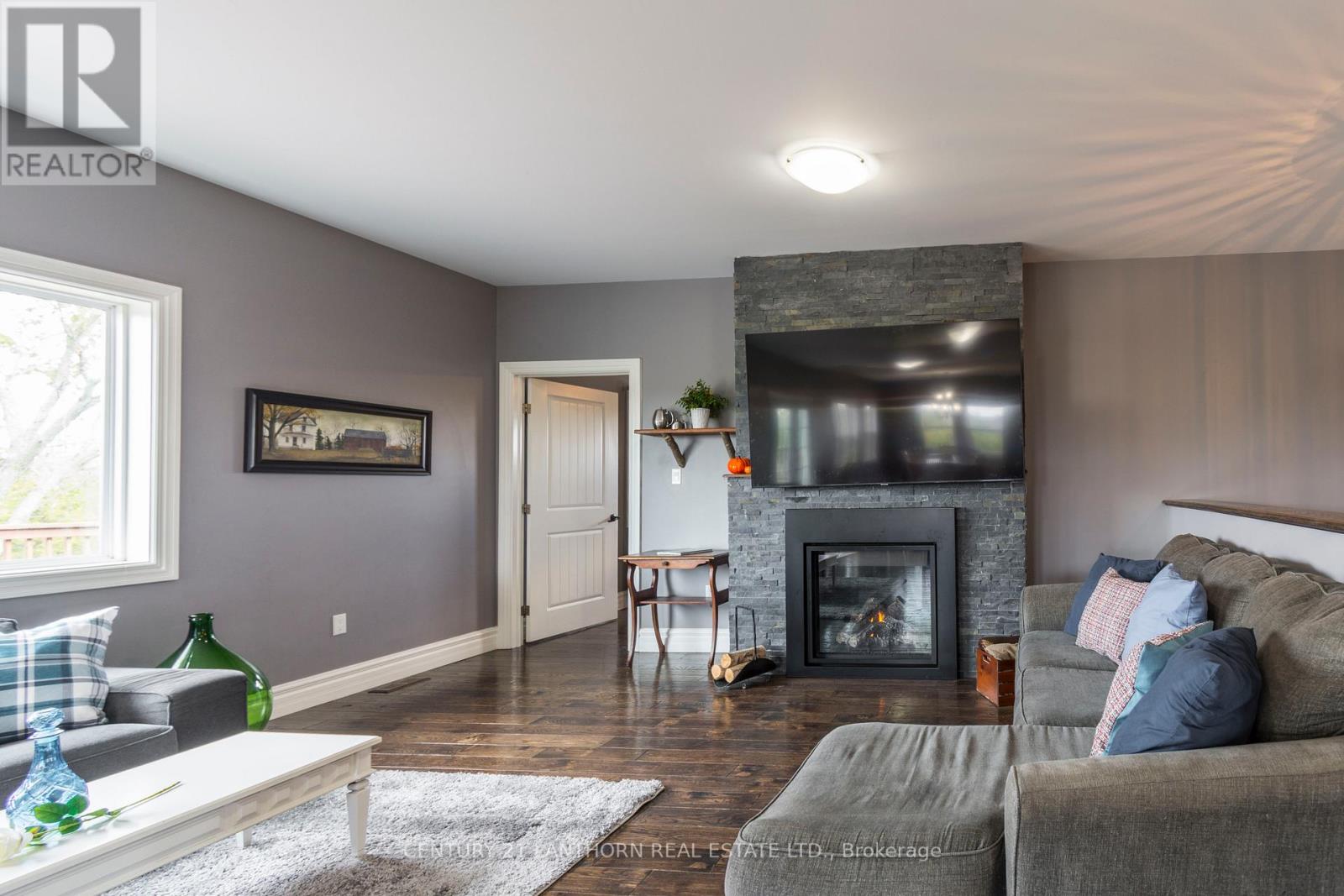 402 BLACK ROAD RD
