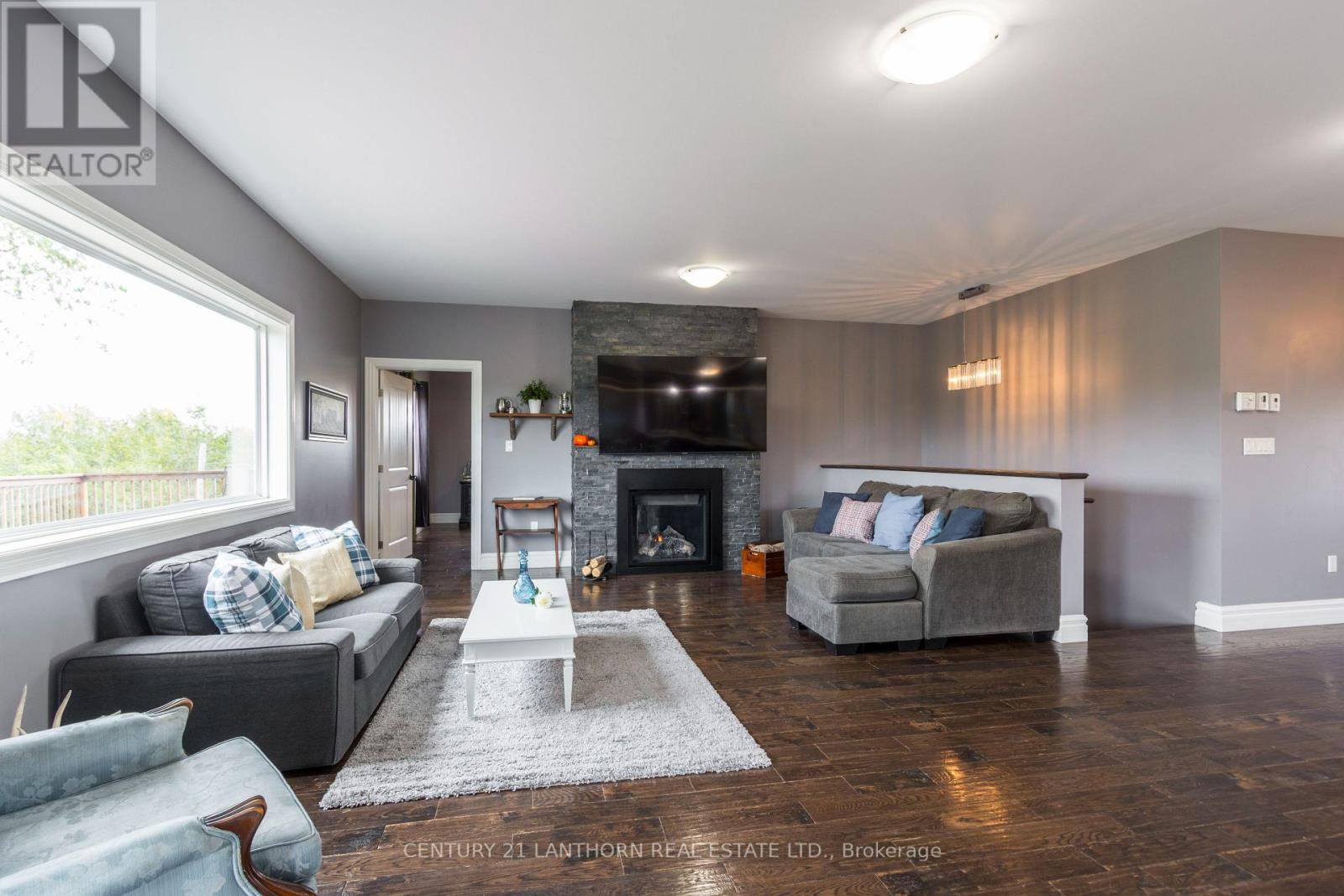 402 BLACK ROAD RD