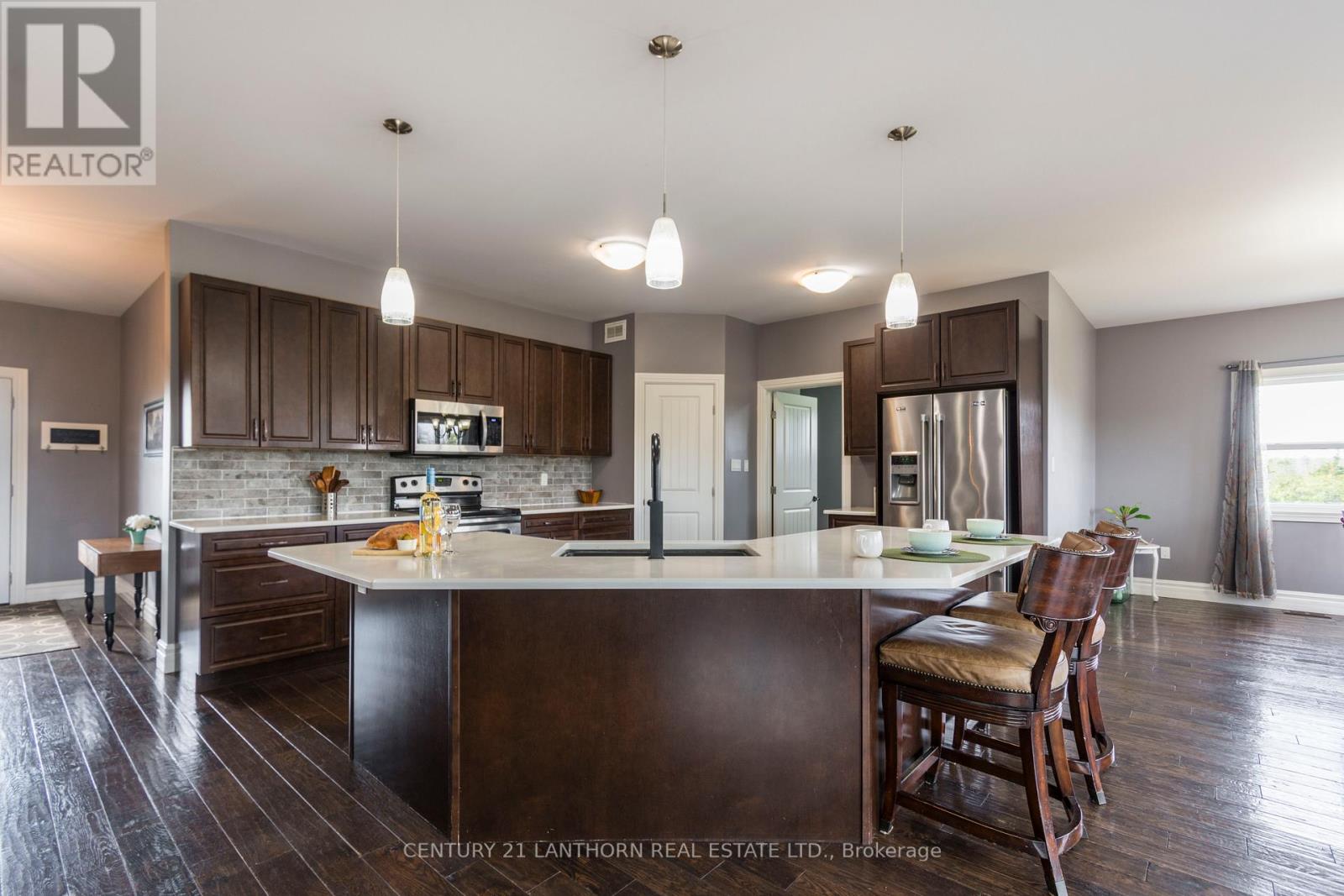 402 BLACK ROAD RD