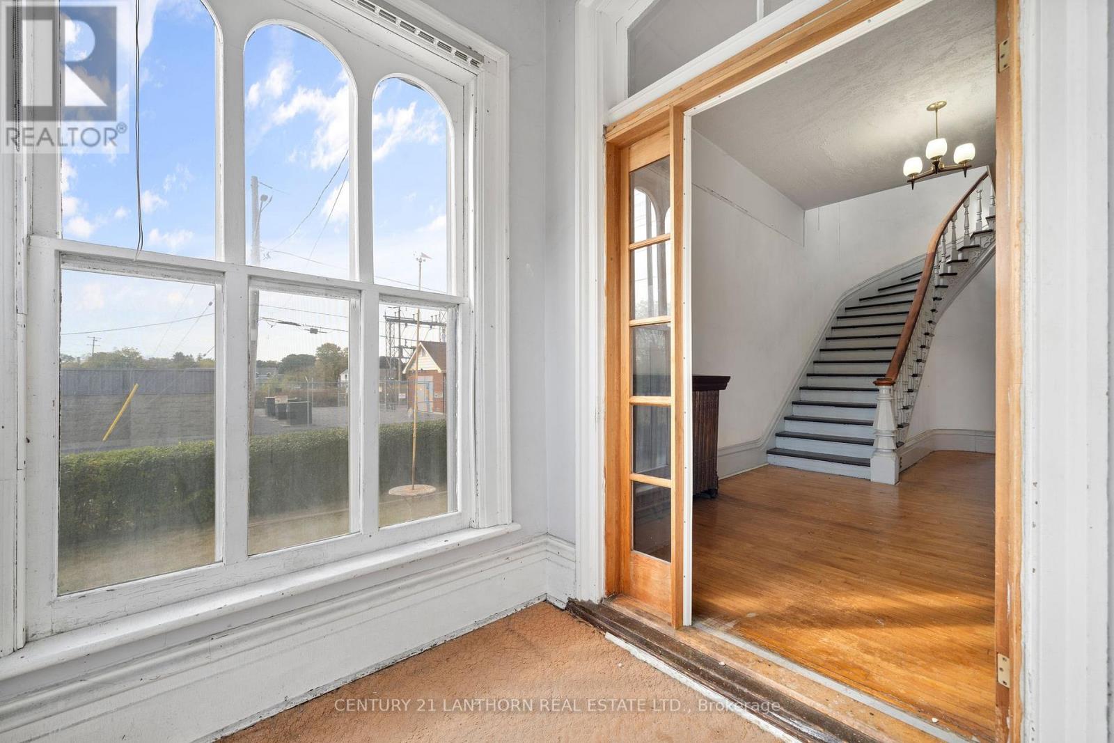 16 REID ST