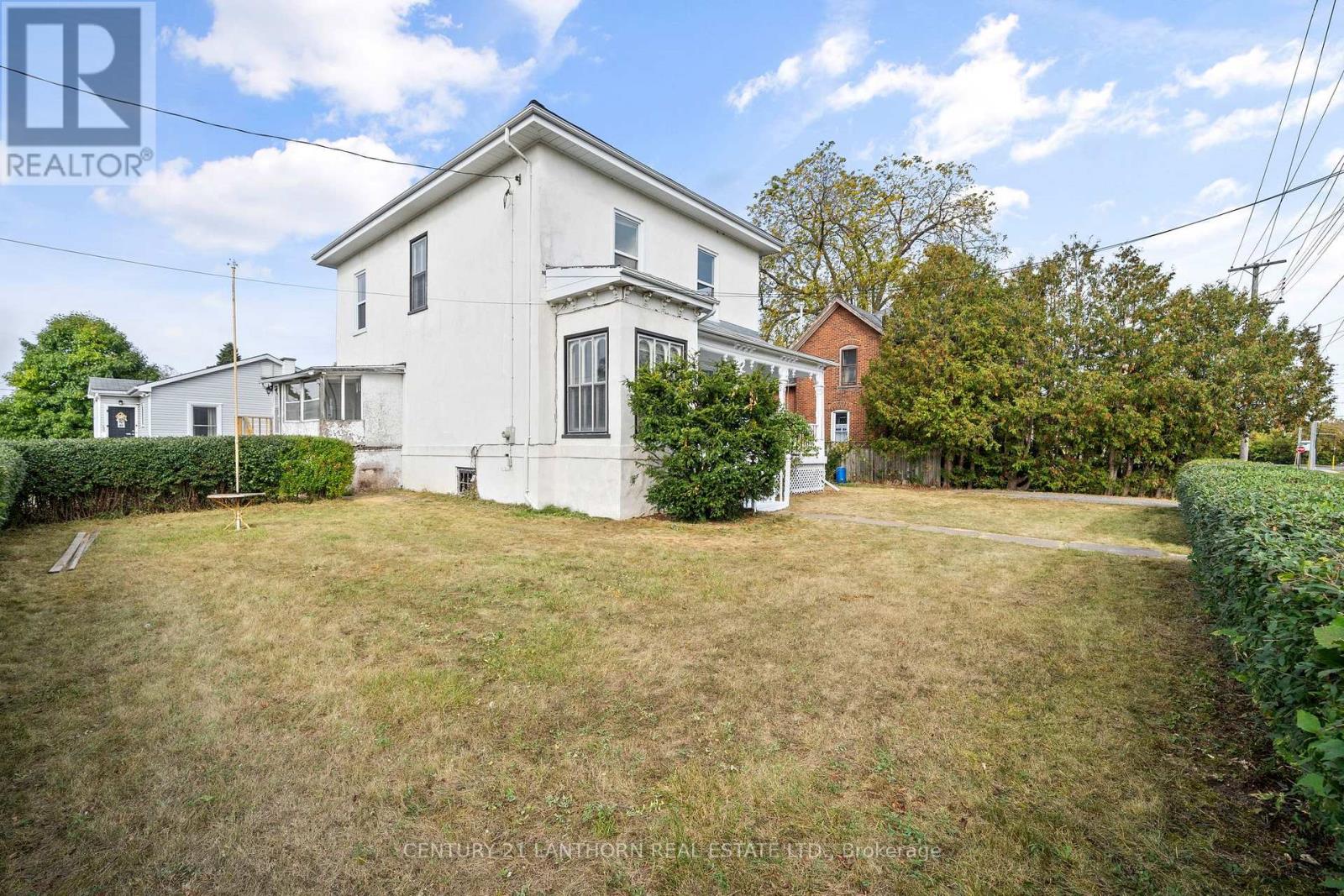16 REID ST