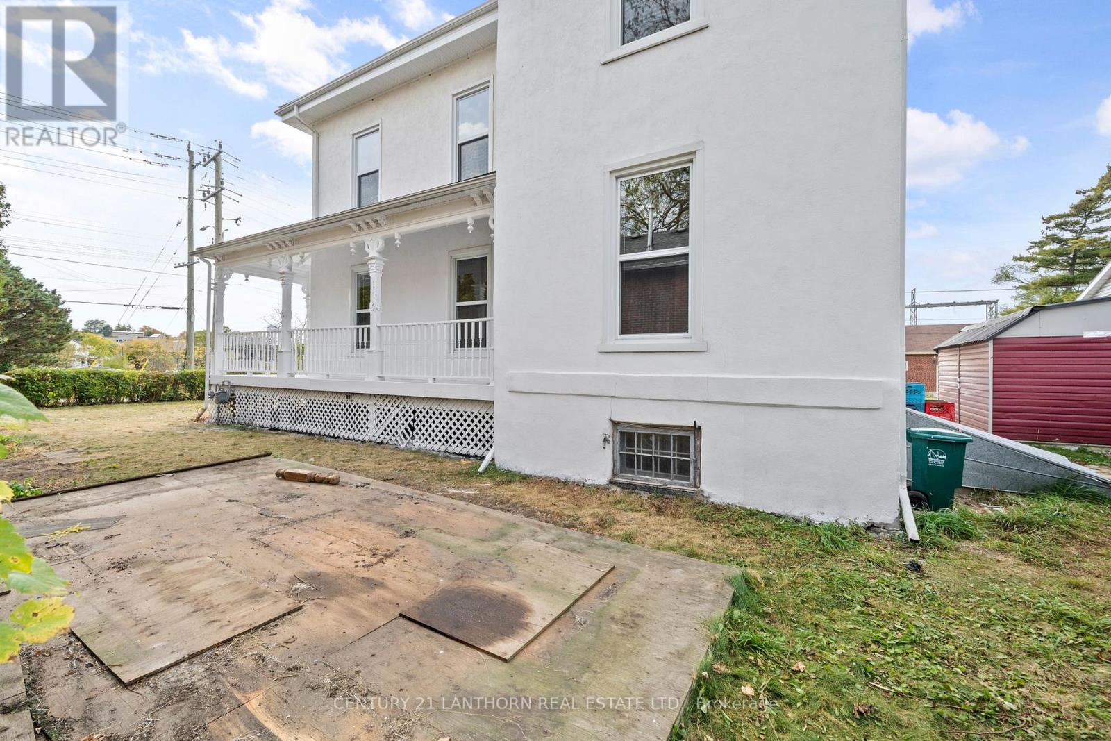 16 REID ST