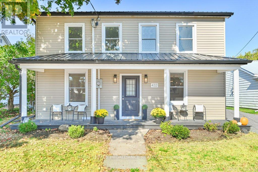 432 MAIN ST