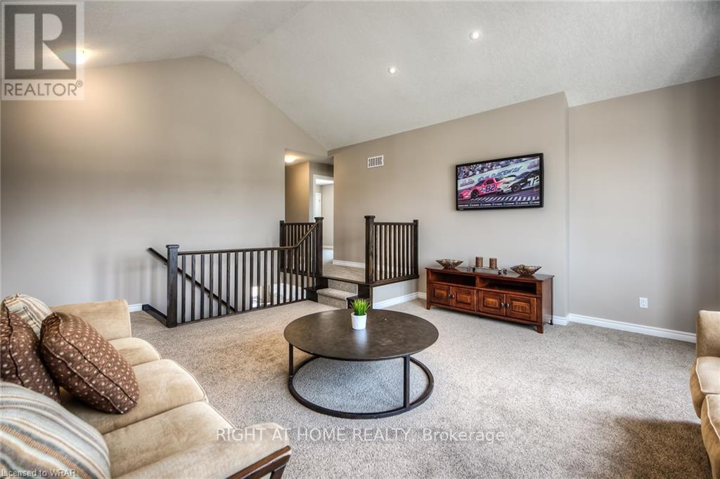 222 LADYSLIPPER DR
