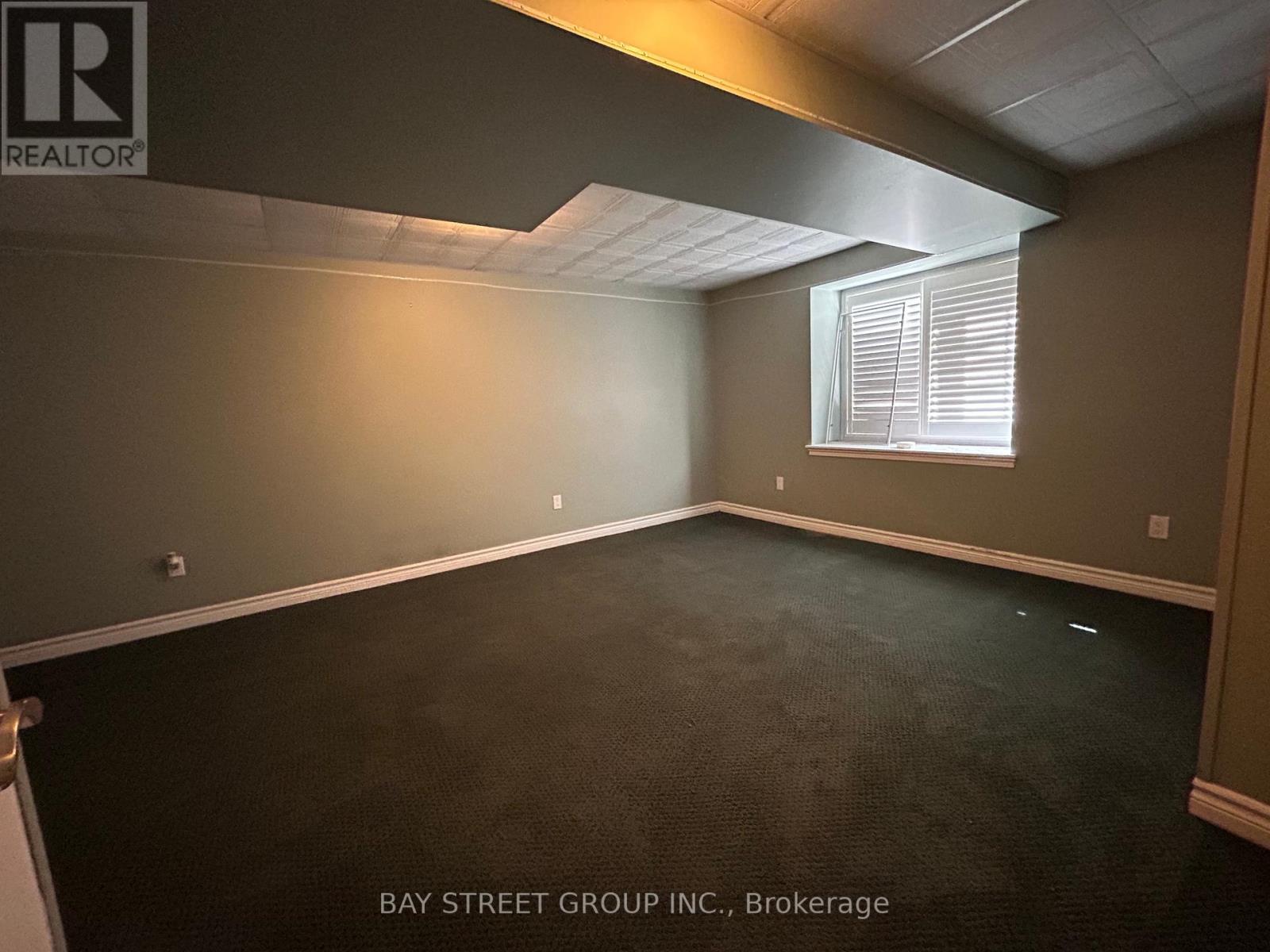 792 GARDEN COURT CRES