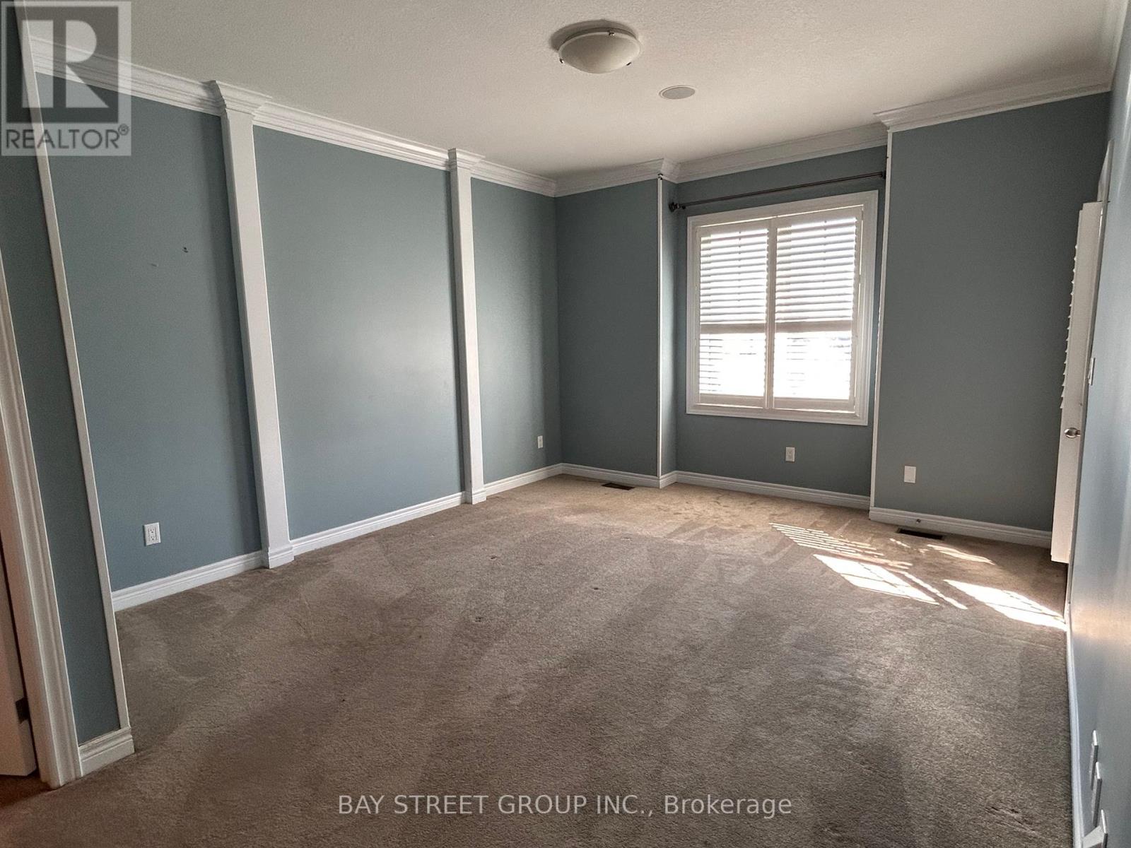 792 GARDEN COURT CRES