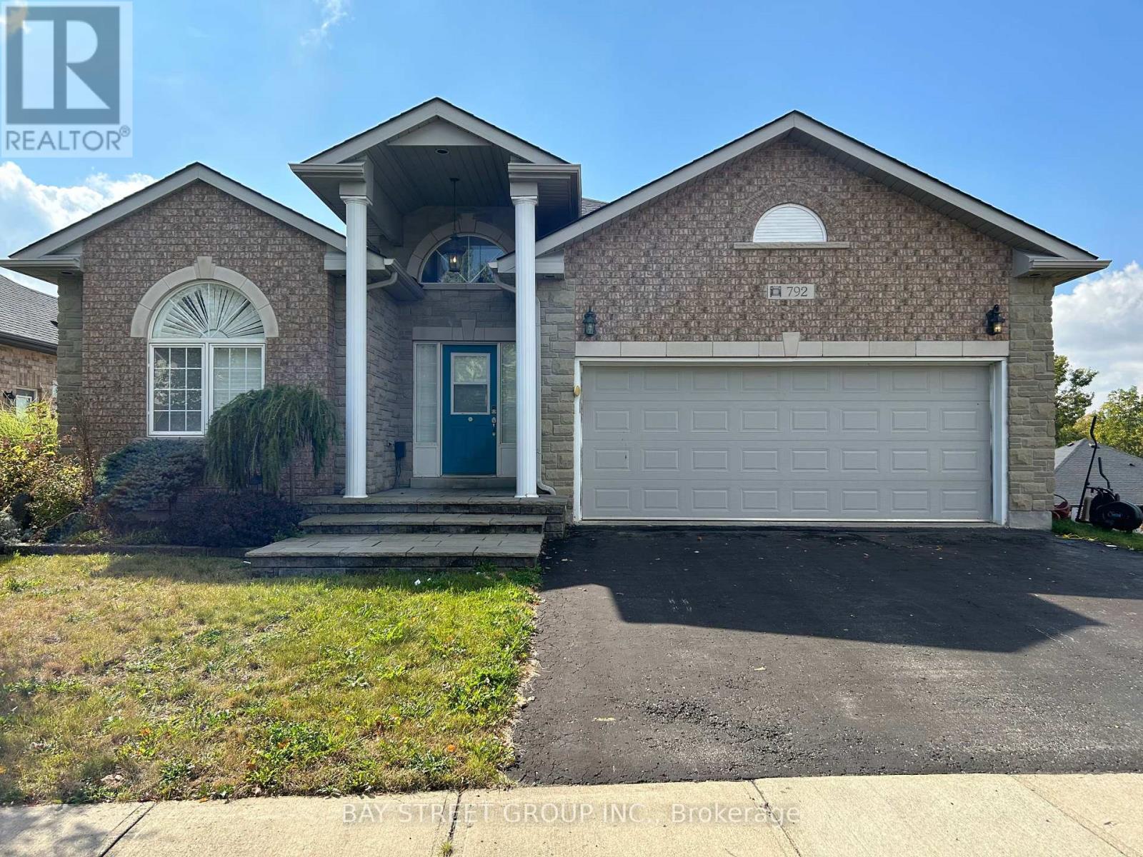792 GARDEN COURT CRES