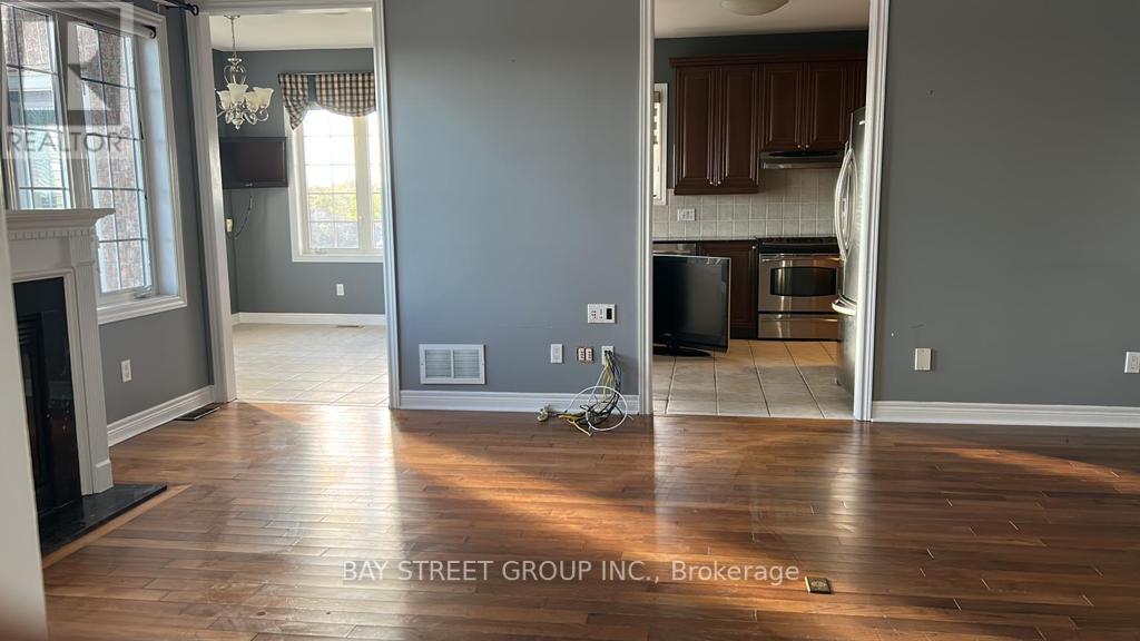 792 GARDEN COURT CRES