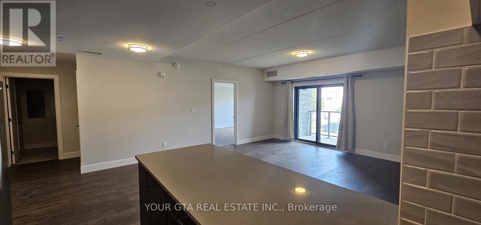 #214 -2550 SANDWICH WEST PKWY E, #214