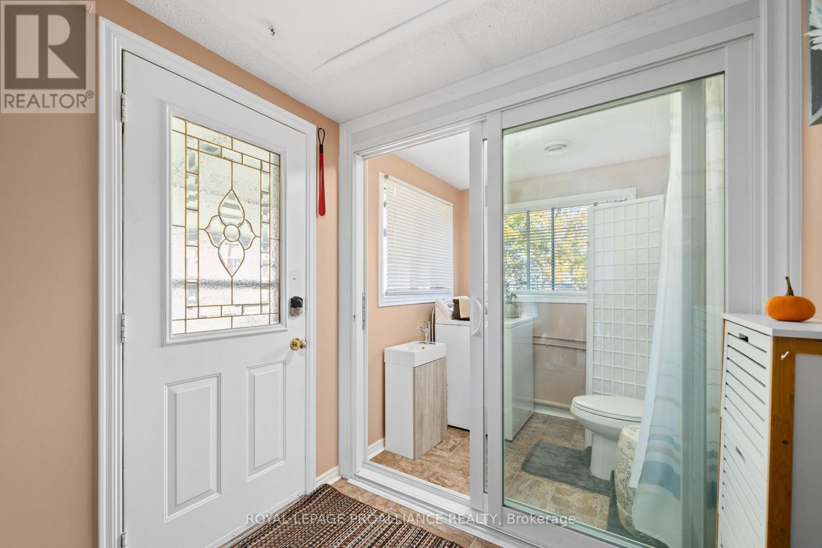 35 PEATS POINT RD