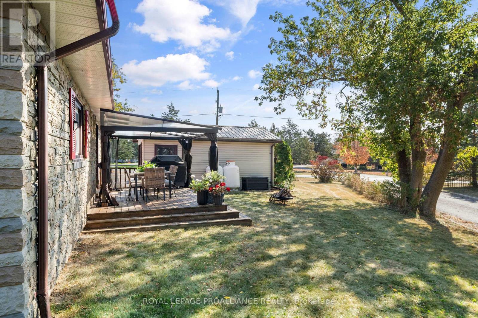 35 PEATS POINT RD