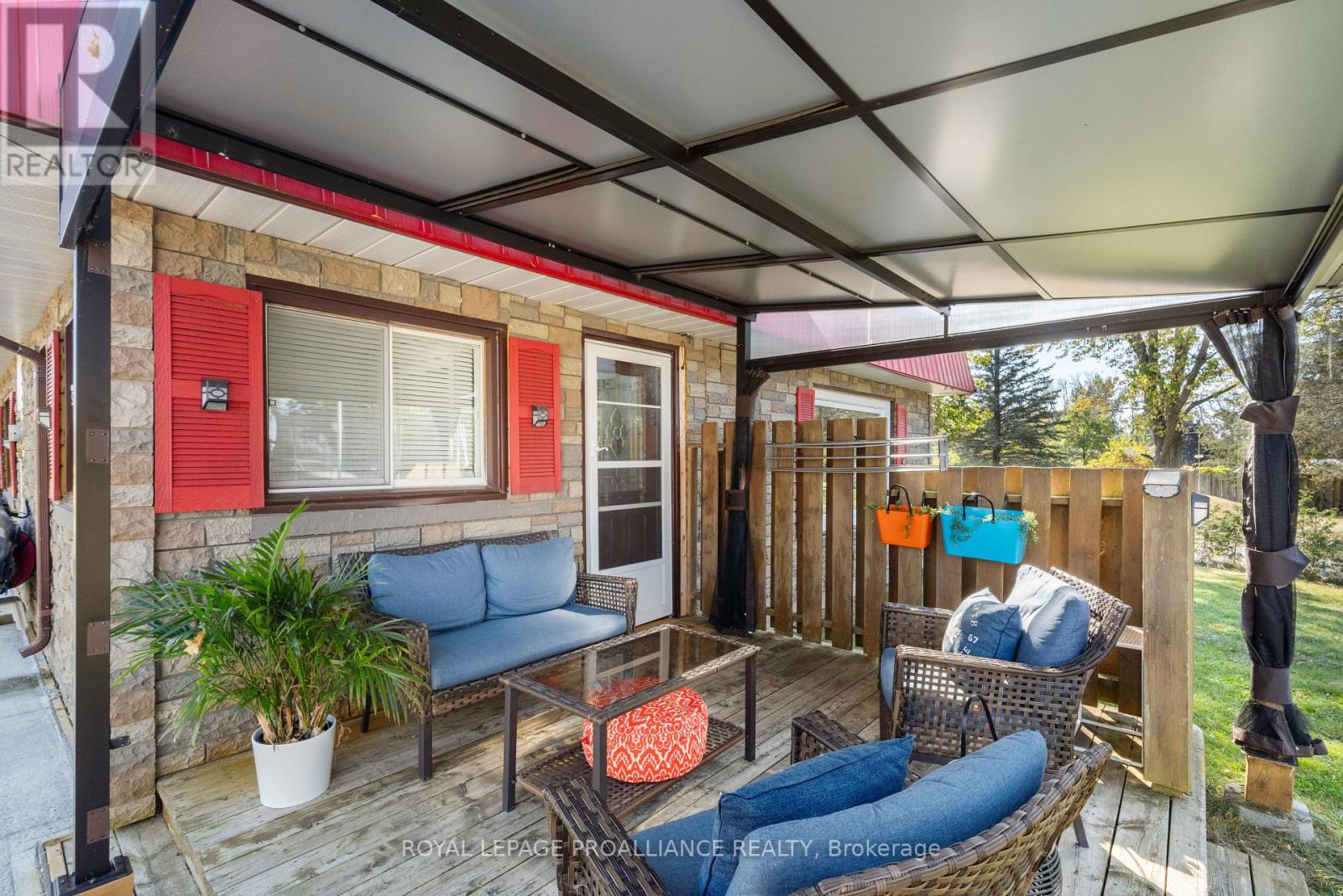 35 PEATS POINT RD