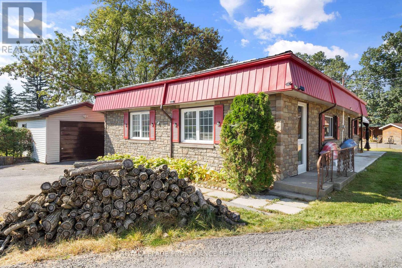35 PEATS POINT RD