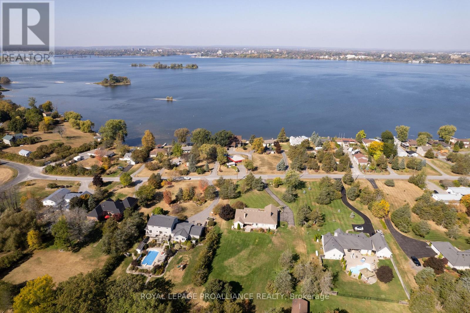 35 PEATS POINT RD