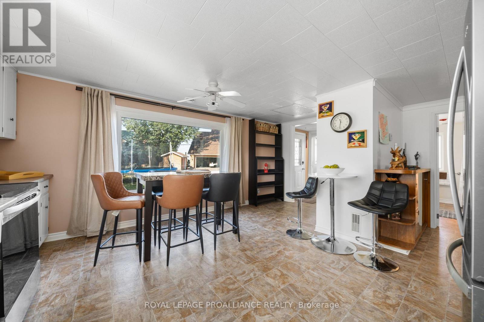 35 PEATS POINT RD
