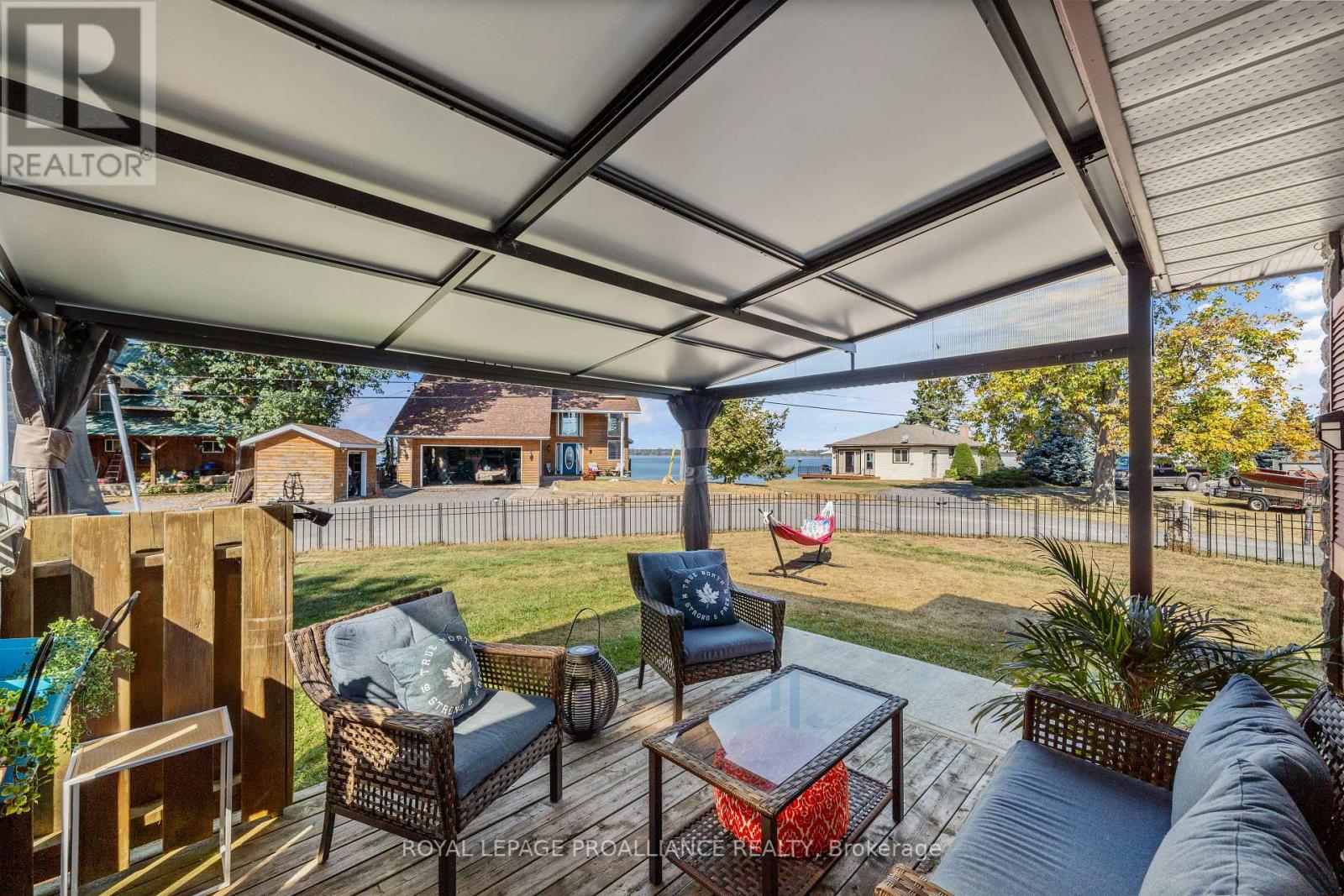 35 PEATS POINT RD