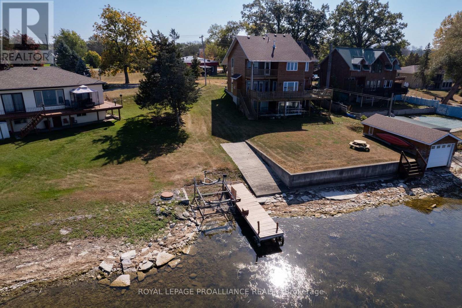 35 PEATS POINT RD