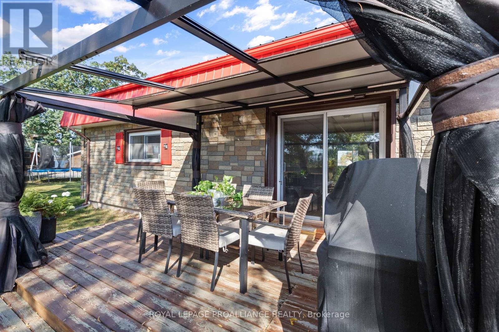 35 PEATS POINT RD
