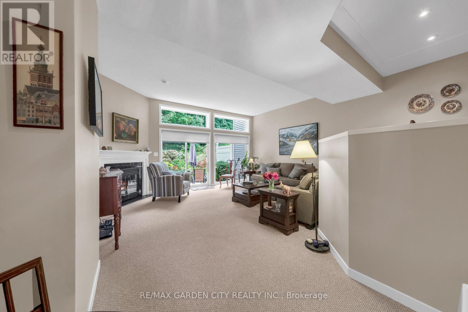 #4 -177 MAIN ST, #4